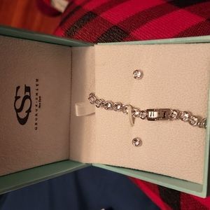 Bracelet & stud earrings silver